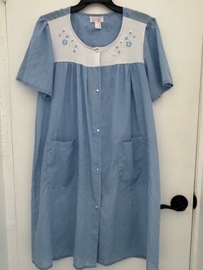 Blue Embroidered Front-Button Nightgown Chemise breathable Vtg retro cotton blen